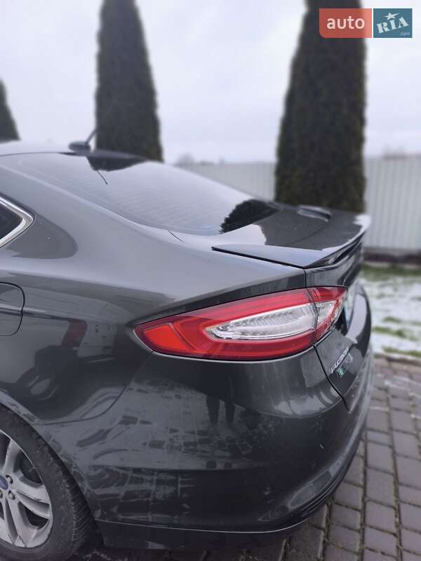 Седан Ford Fusion 2014 в Нововолынске