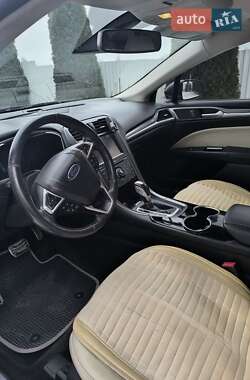Седан Ford Fusion 2014 в 