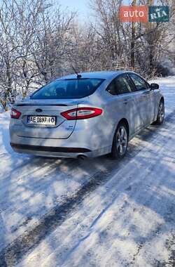 Седан Ford Fusion 2013 в 
