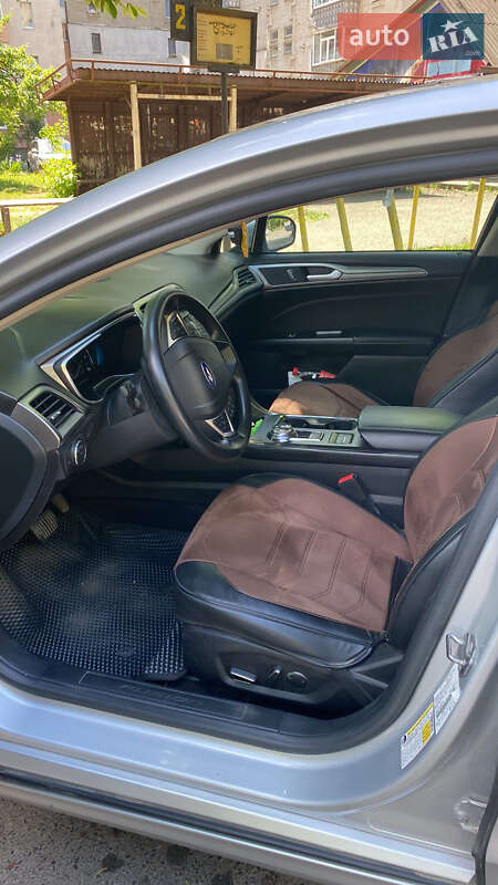 Седан Ford Fusion 2017 в Калуше