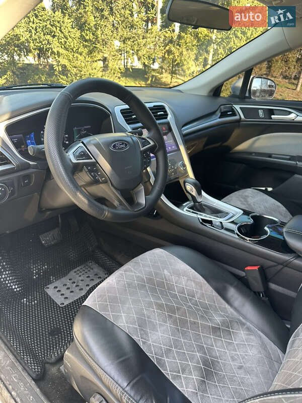 Седан Ford Fusion 2015 в Тернополе