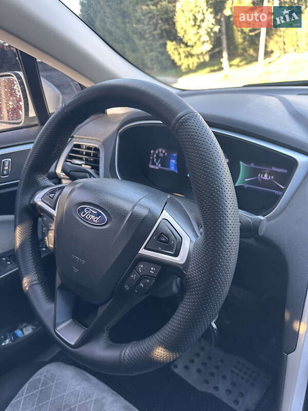 Седан Ford Fusion 2015 в Тернополе