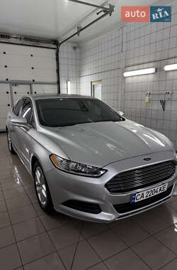 Седан Ford Fusion 2014 в Умані