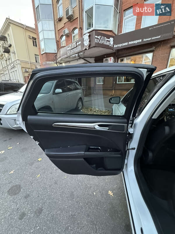 Седан Ford Fusion 2013 в Києві