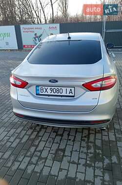 Седан Ford Fusion 2012 в 