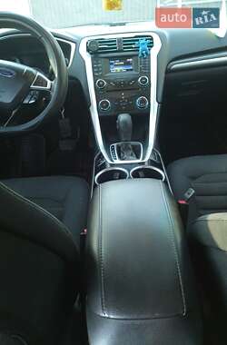 Седан Ford Fusion 2012 в 