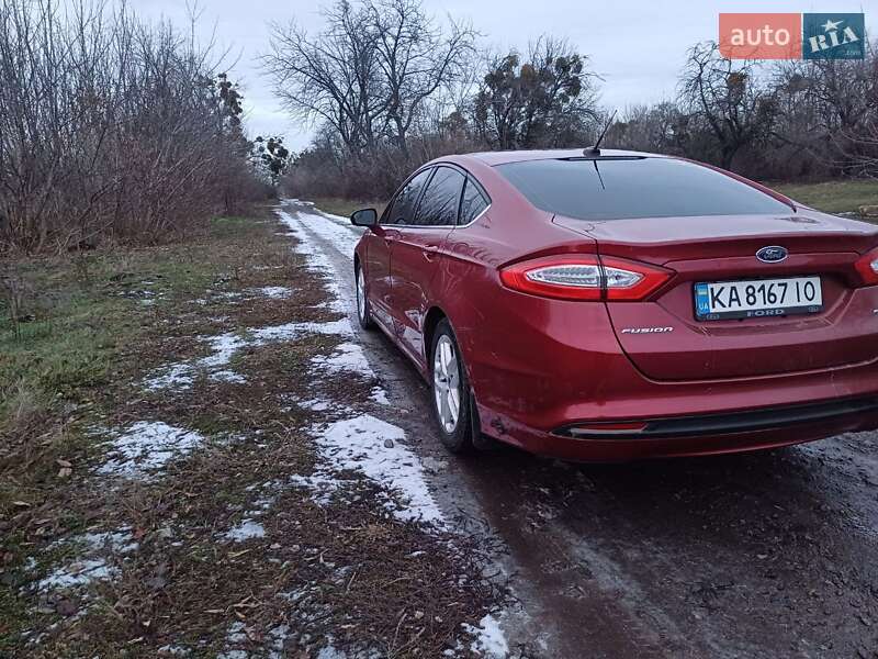Седан Ford Fusion 2015 в Монастырище