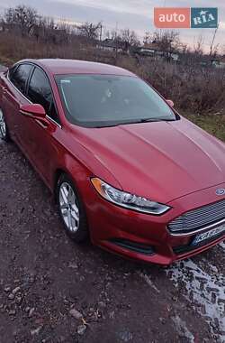 Седан Ford Fusion 2015 в Монастирищеві