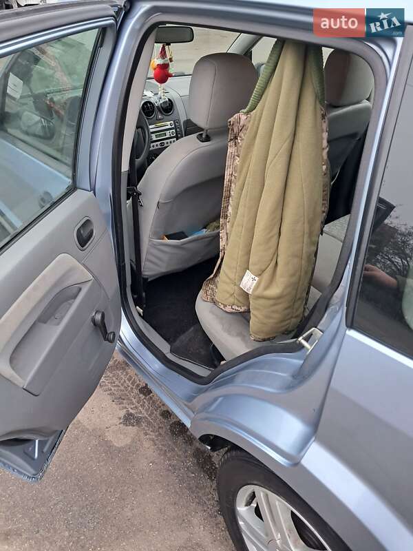 Хетчбек Ford Fusion 2004 в Полонному