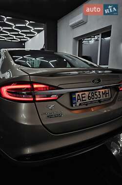 Седан Ford Fusion 2016 в 