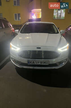 Седан Ford Fusion 2017 в 