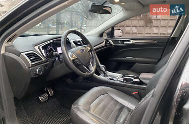 Седан Ford Fusion 2013 в 