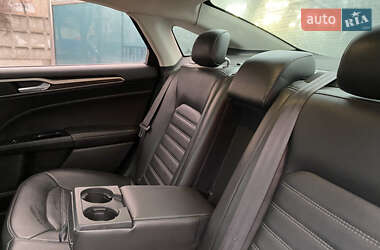 Седан Ford Fusion 2013 в 