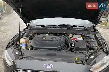 Седан Ford Fusion 2013 в 