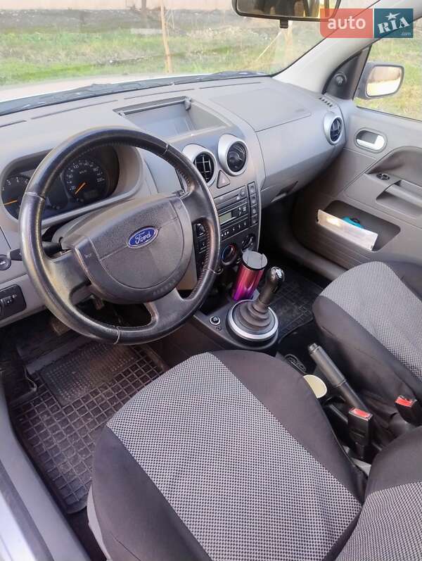 Хэтчбек Ford Fusion 2003 в Николаеве