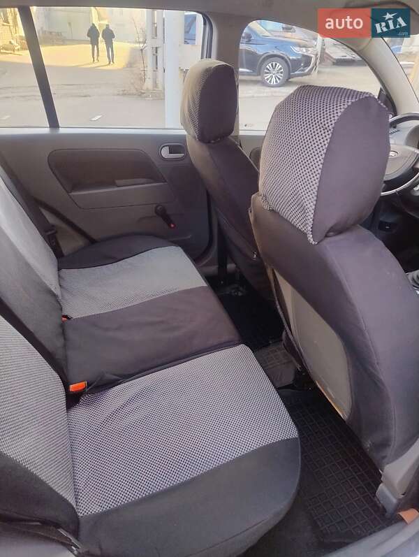 Хэтчбек Ford Fusion 2003 в Николаеве