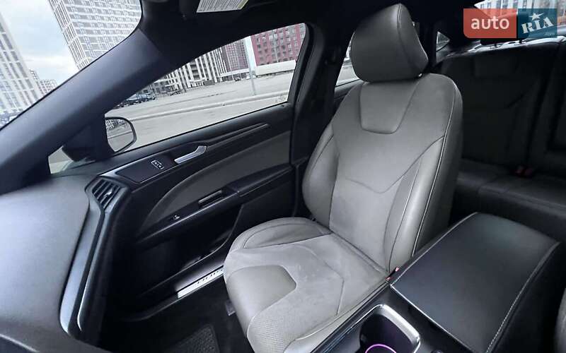 Седан Ford Fusion 2016 в Киеве