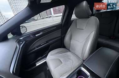 Седан Ford Fusion 2016 в 