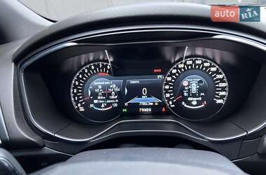 Седан Ford Fusion 2016 в 