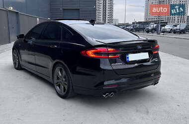 Седан Ford Fusion 2016 в 