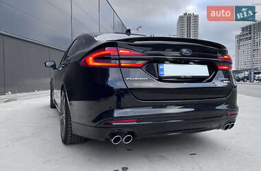 Седан Ford Fusion 2016 в 