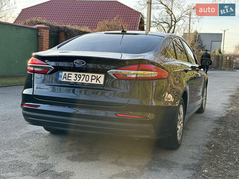 Седан Ford Fusion 2019 в Дніпрі