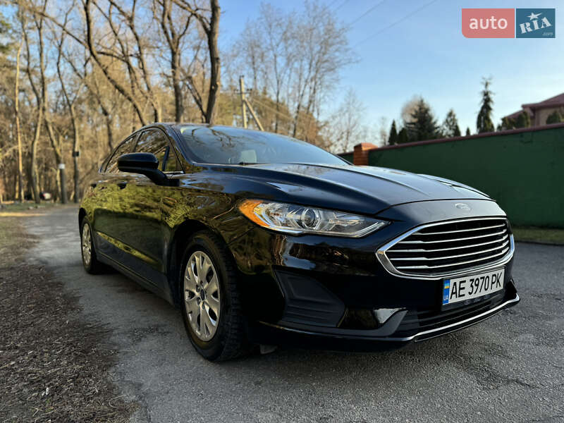 Седан Ford Fusion 2019 в Дніпрі