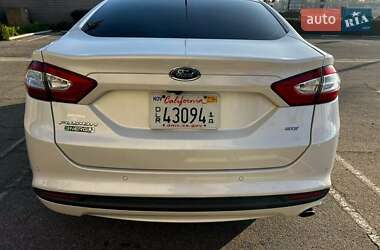 Седан Ford Fusion 2016 в 