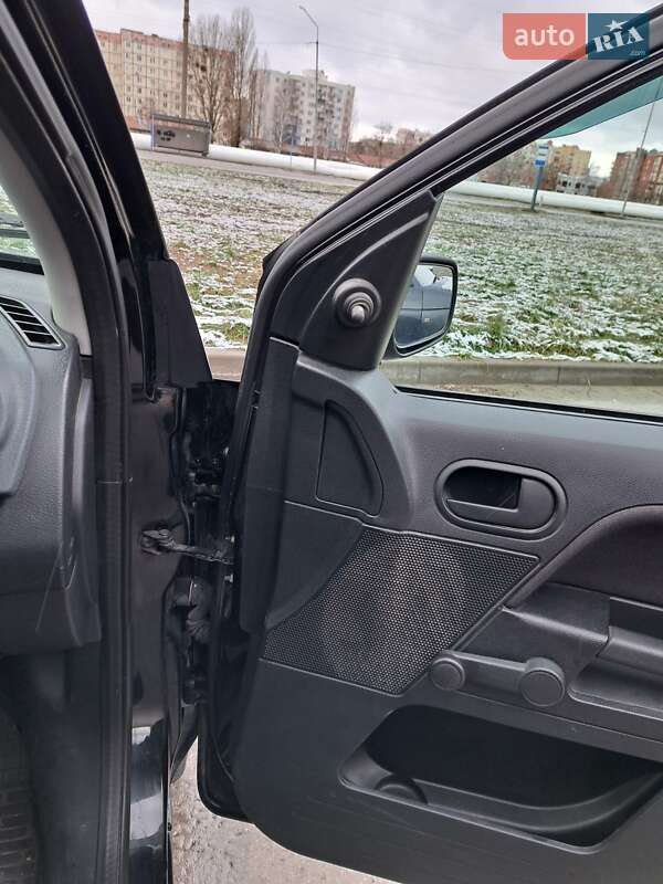 Хэтчбек Ford Fusion 2009 в Нетешине