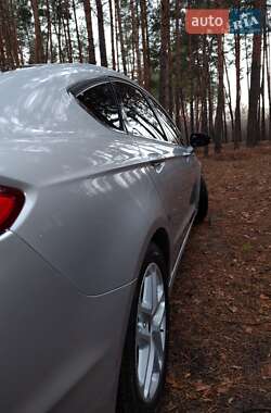 Седан Ford Fusion 2013 в 