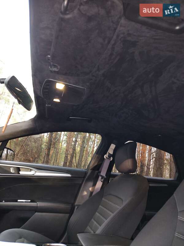 Седан Ford Fusion 2013 в Краснограді