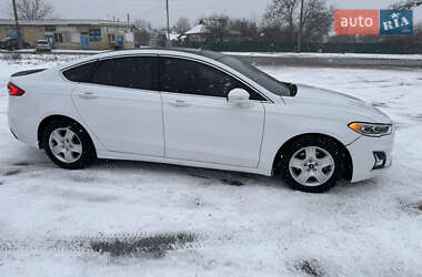 Седан Ford Fusion 2020 в 
