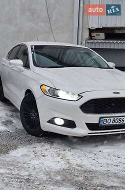 Седан Ford Fusion 2015 в 
