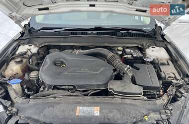 Седан Ford Fusion 2012 в 