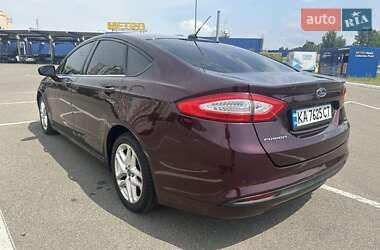Седан Ford Fusion 2013 в 