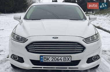 Седан Ford Fusion 2013 в Дубні