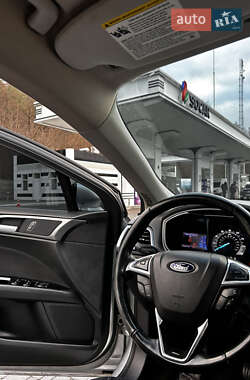 Седан Ford Fusion 2012 в 