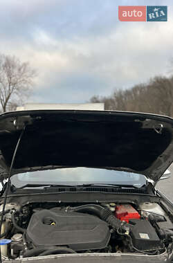 Седан Ford Fusion 2012 в 
