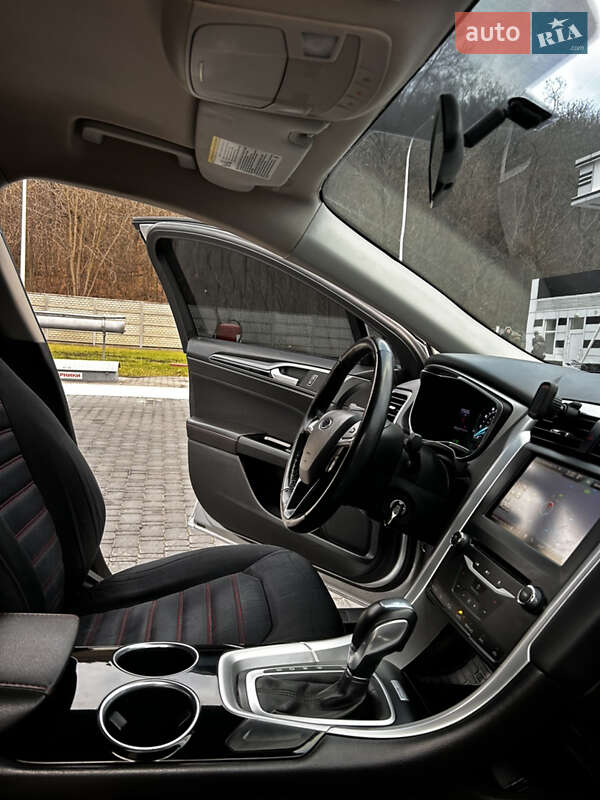 Седан Ford Fusion 2012 в Обухове