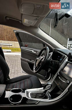 Седан Ford Fusion 2012 в 