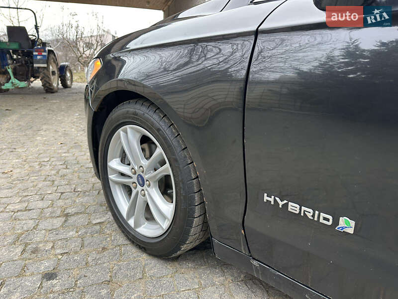 Седан Ford Fusion 2014 в Тульчині