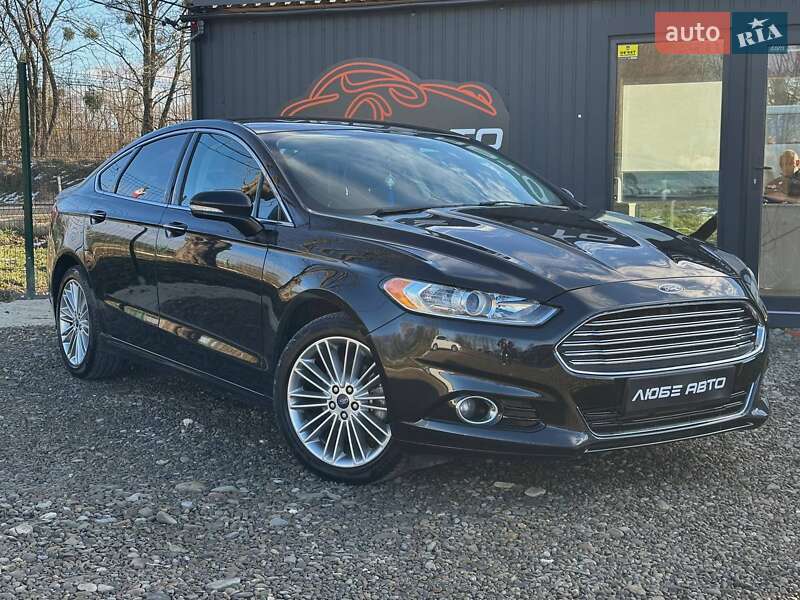 Седан Ford Fusion 2014 в Стрию