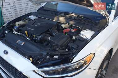 Седан Ford Fusion 2016 в 