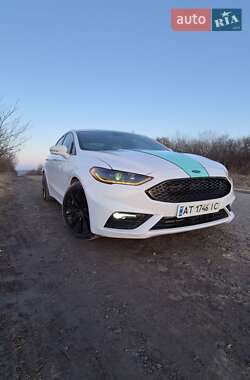 Седан Ford Fusion 2019 в 