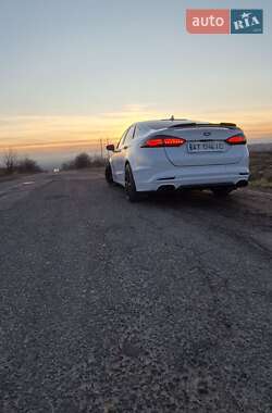 Седан Ford Fusion 2019 в 