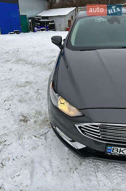 Седан Ford Fusion 2018 в 