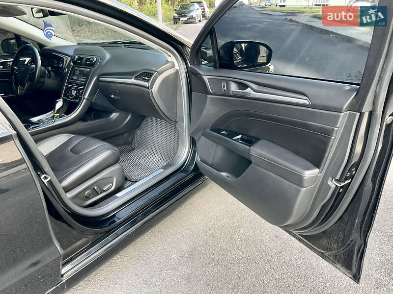 Седан Ford Fusion 2015 в Виннице