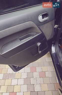 Хэтчбек Ford Fusion 2008 в 