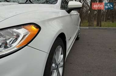 Седан Ford Fusion 2018 в 
