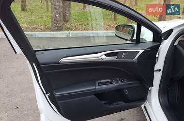 Седан Ford Fusion 2018 в 
